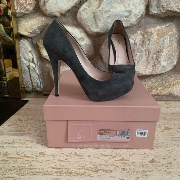 Miu Miu Women’s  Grey suede covered platform pumps size 37.5 - Picture 1 of 13